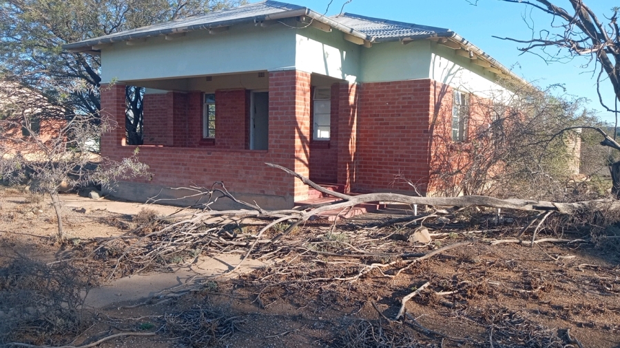 2 Bedroom Property for Sale in Aberdeen Eastern Cape